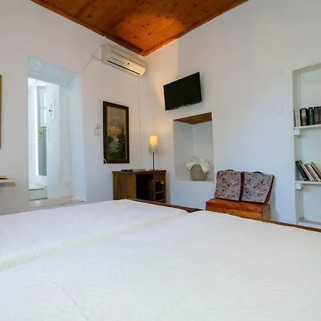 Chrysa S House * Hydra (Saronic Islands)